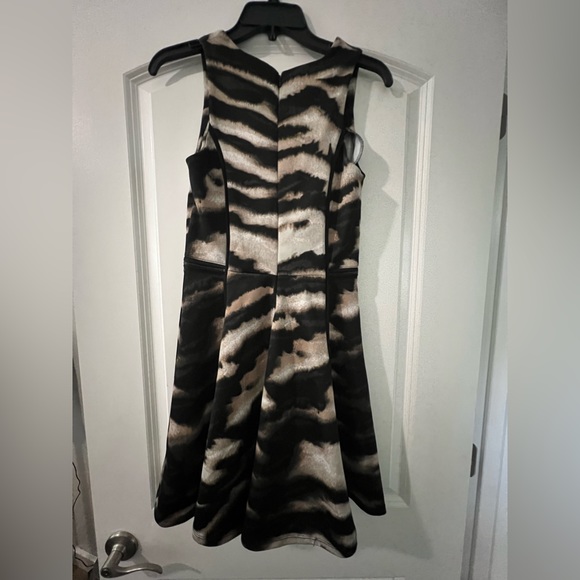 Mossimo Dress with Pockets! - Picture 3 of 3